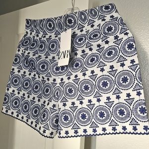 Zara White Blue Embroidered High Rise Scallop Hem Shorts